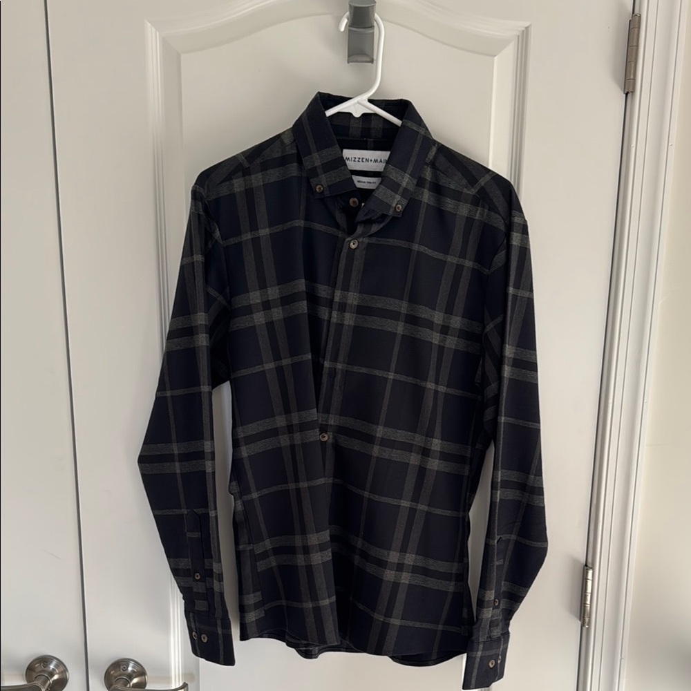 Mizzen+Main Black and Gray Casual Button Down Shirt